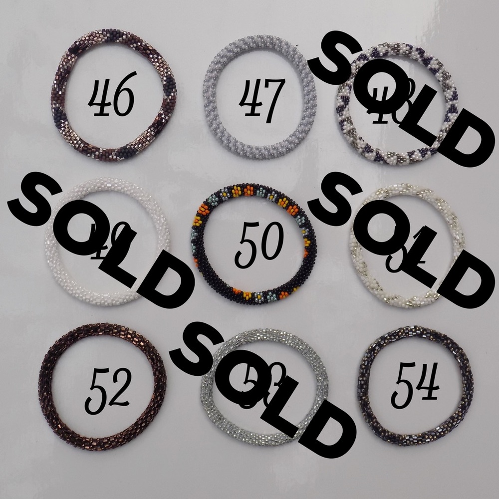 assorted slip-on beaded bracelets - Picture 8 of 8